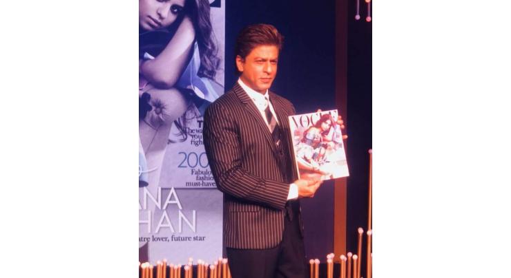 Suhana Khan makes daddy SRK proud with first ever photoshoot