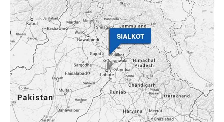 Citizen looted by dacoits in Sialkot