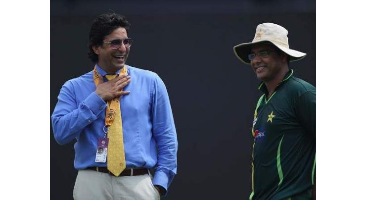 Cricket legends attend Imran Khan's oath-taking ceremony
