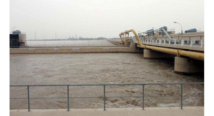 River Indus in Low Flood at Taunsa Barrage
