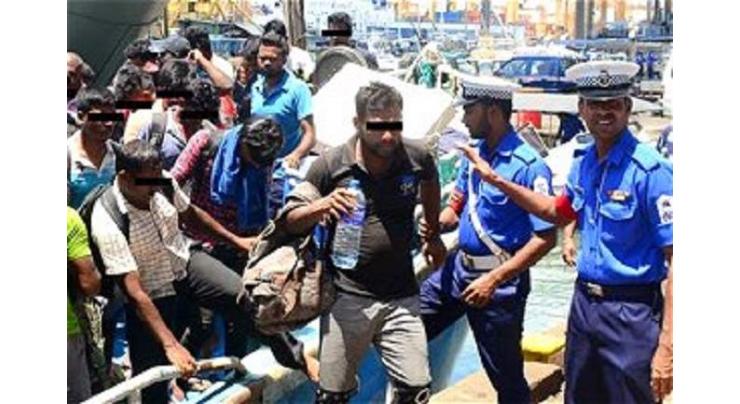 Sri Lanka arrests 90 on Reunion-bound trawler

