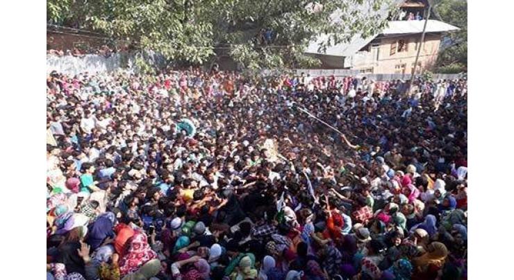 Thousands join funerals in Langate, Sopore
