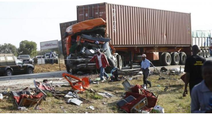 S. African bus crash kills 11 people, injures over 30
