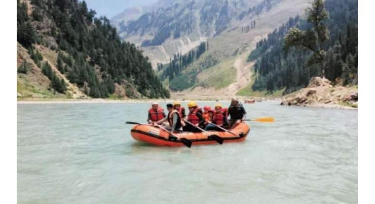 Women entrepreneurs enjoy rafting at Kunhar River
