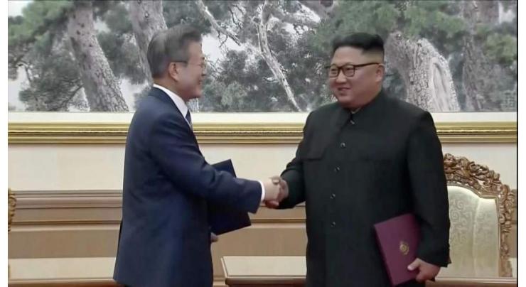 Leaders of two Koreas sign document after second talks in Pyongyang
