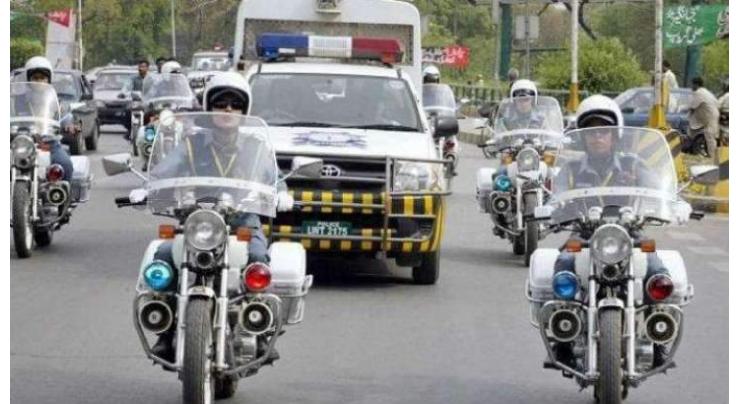 City Traffic Police (CTP)  launches crackdown in Faisalabad 

