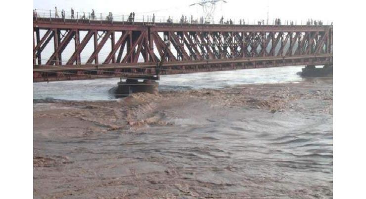 Water level recedes in Chenab
