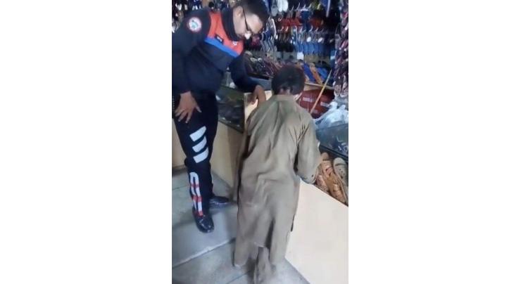 Dolphin Force official buys shoes for poor bare-footed boy, hailed as ‘hero’