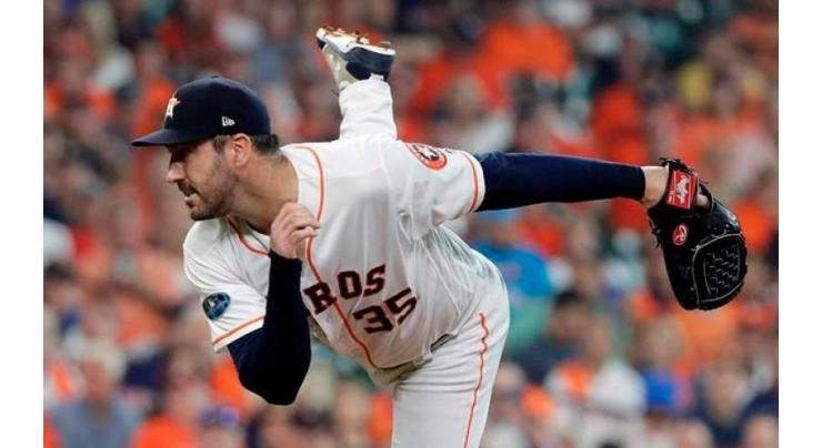 Astros belt four homers in win, Brewers down Rockies
