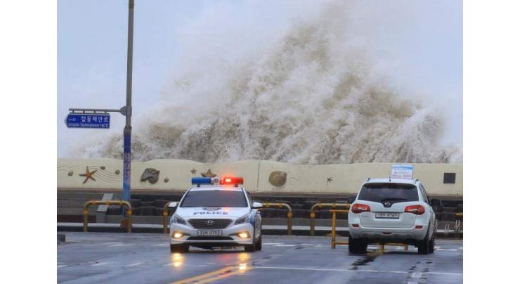Typhoon Kong-rey leaves 2 dead, 1 missing
