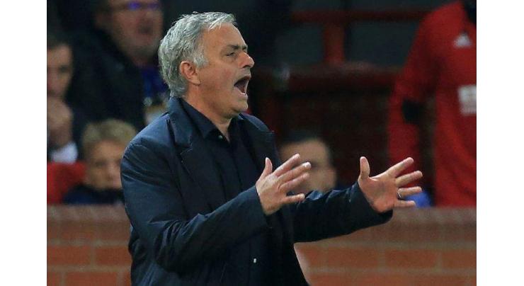 Mourinho has backing of Man United fans and club, says Moyes
