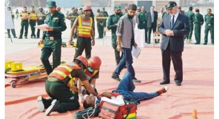 Minister admires professional expertise of rescuers
