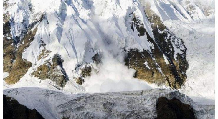 Snowstorm kills nine climbers on Nepal peak
