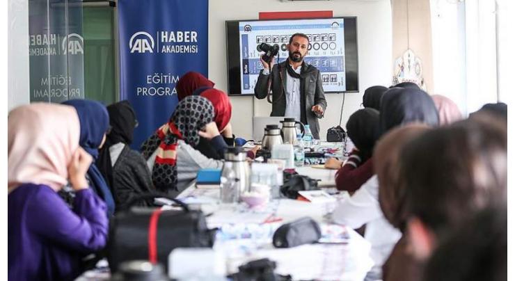 Anadolu Agency gives photography training to 25 pupils
