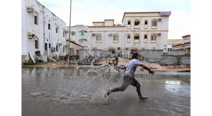 Tropical storm kills three in Oman, Yemen
