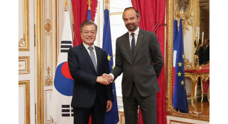 Moon, French premier agree to boost bilateral ties, exchange
