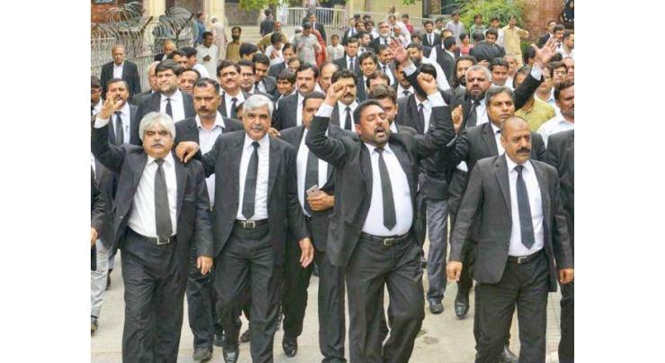 Lawyers stage boycott of courts to protest killings

