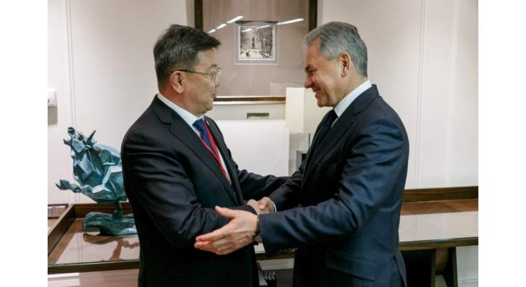 Mongolian Prime Minister Ukhnaa Khurelsukh  meets Russian defense minister
