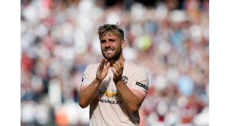 England's Shaw extends Man Utd contract to 2023
