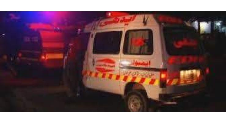 Six die as truck, van collide, catch fire in Balochistan's Machh area in Quetta
