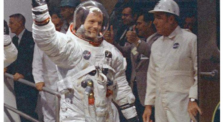 Neil Armstrong's huge souvenir collection to be auctioned
