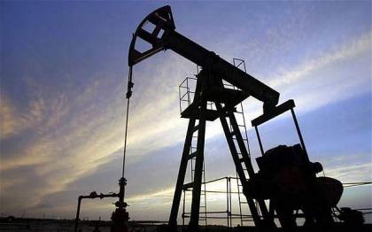 ارتفاع في أسعار النفط الخام في السوق العالمیة
