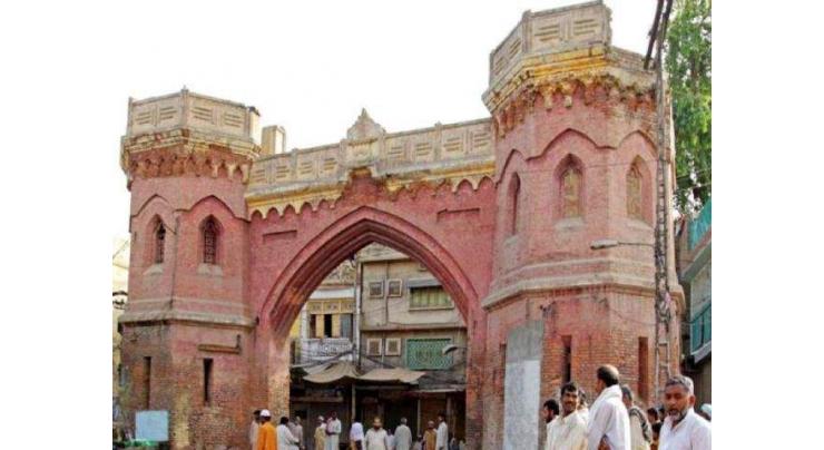 Commissioner Multan orders for restoration of historical buildings
