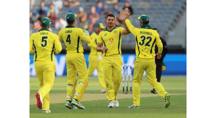 Cricket: Australia beat South Africa to snap losing streak
