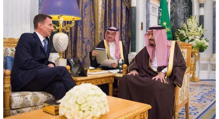 Saudi king meets UK foreign secretary in Riyadh
