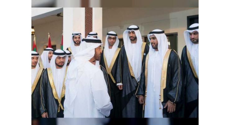 <span>Mohamed bin Zayed attends group wedding</span>