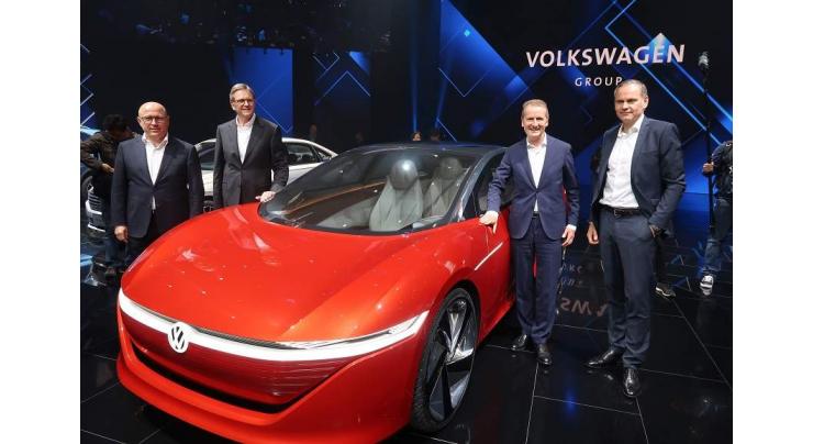 Volkswagen to invest 4 bln euros in China next year
