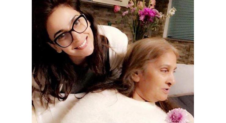 Saba Qamar wishes speedy recovery for mother