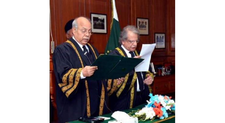 Justice Gulzar Ahmed takes oath as Acting Chief Justice of Pakistan 
