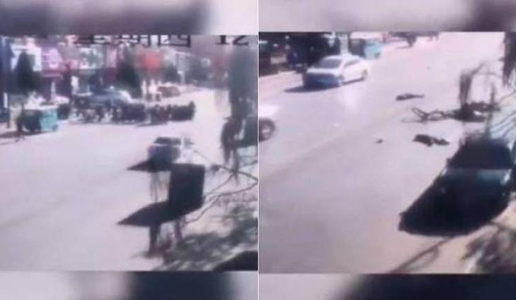 Auto kills 5, injures 18 outside China school