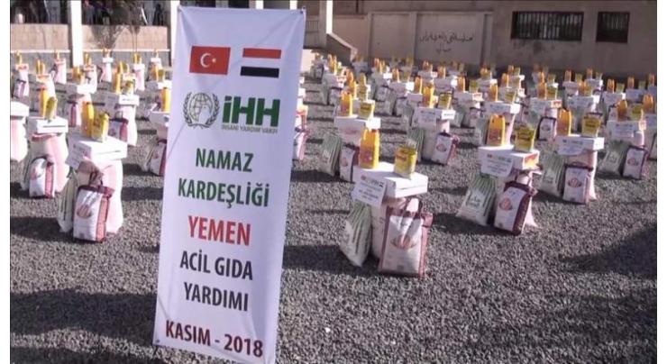 Turkish charity distributes aid to families in Yemen
