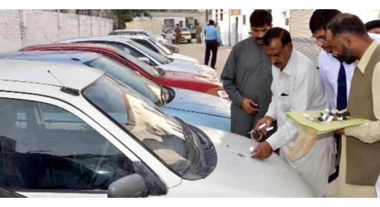 Mardan police bust car lifters' gang
