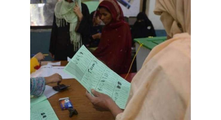 Deputy Commissioner Shaheed Benazirabad for efforts to register women in electoral rolls
