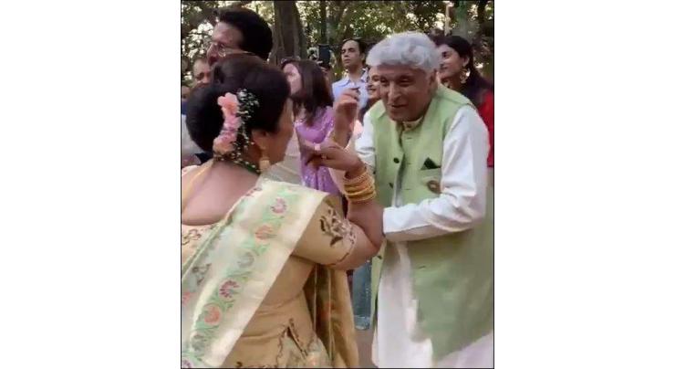 Ambani wedding: Javed Akhtar, other Bollywood legends dancing off on old Bollywood numbers is the cutest thing on internet today