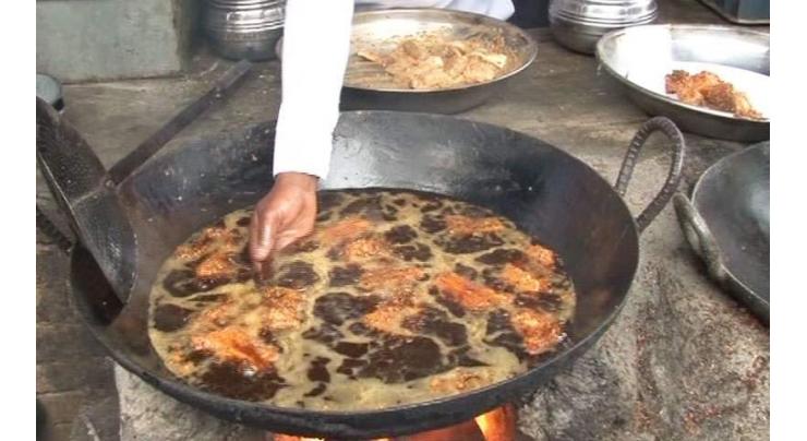 First rain of winter season; sale of fried fish on rise in Rawalpindi
