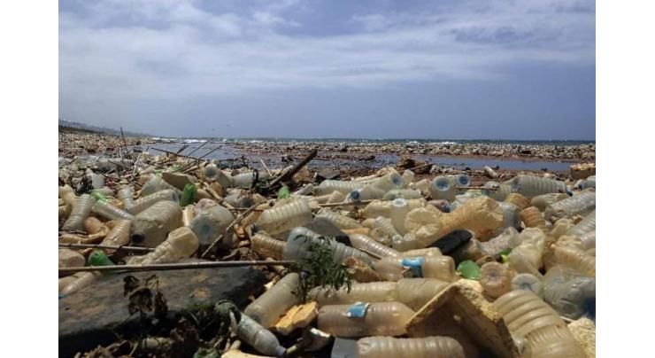 Oceans of garbage prompt war on plastics
