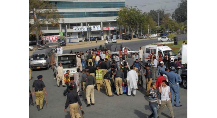Motorway police recover 40 fertilizer bags i Multan
