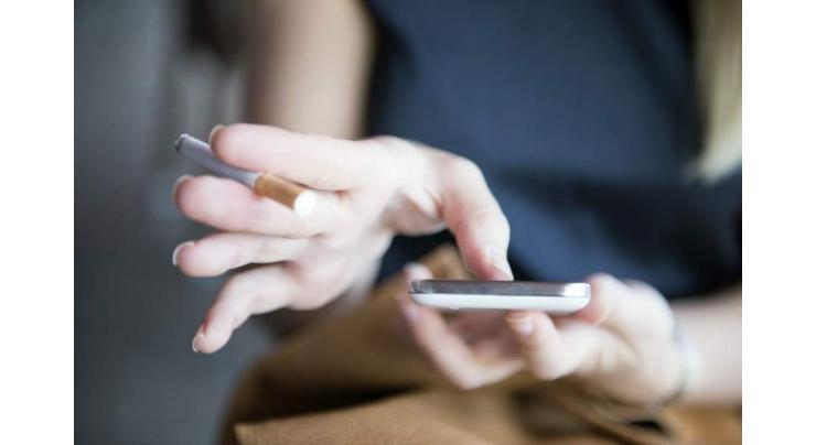 Mobile phone texting can help smokers quit smoking
