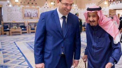رئیس الوزراء التونسي یلتقي خادم الحرمین الشریفین الملک سلمان بین عبدالعزیز