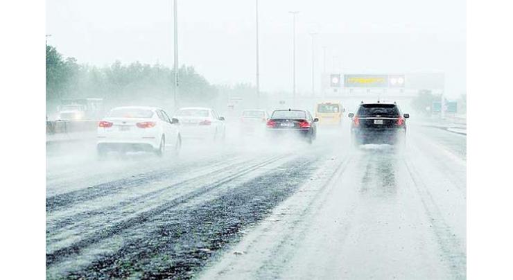 Kuwait halts operations at main ports due to unstable weather