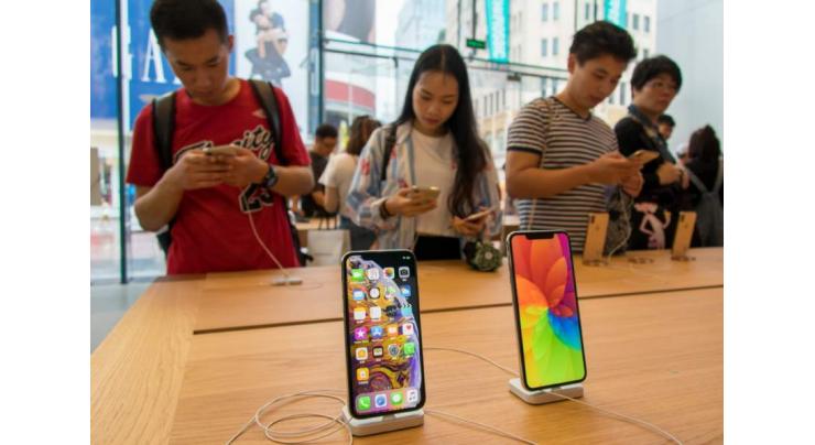 China's e-commerce platforms lower iPhone prices
