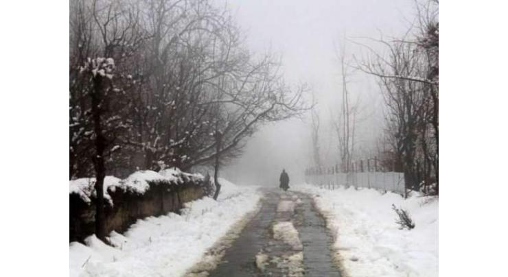 Hazara receives heavy snowfall
