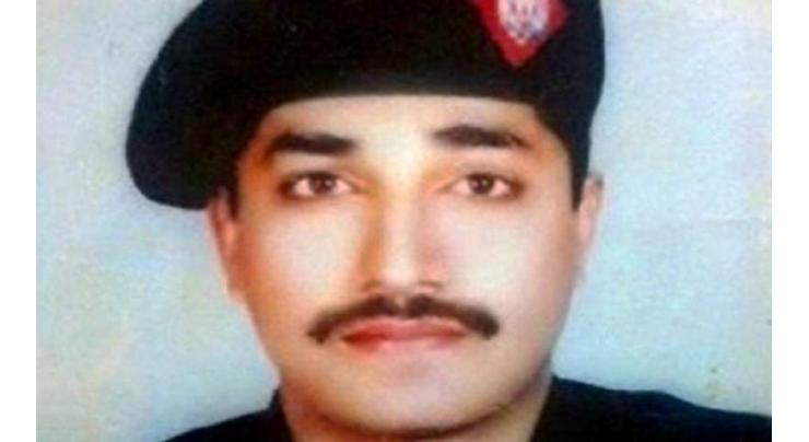 Supreme Court refers plea seeking suspension of death sentence of mentally-ill Khizar Hayat to larger bench
