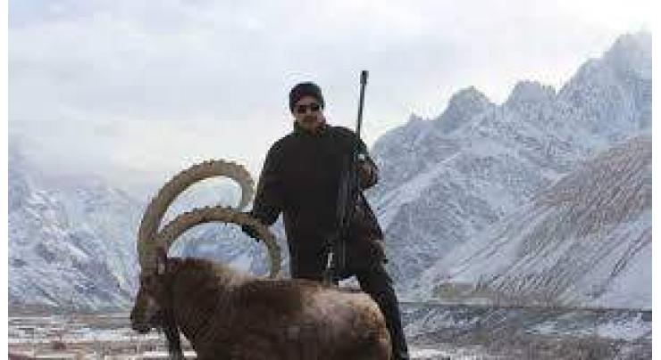 Senator Talha Mehmood sets record in hunting big ibex
