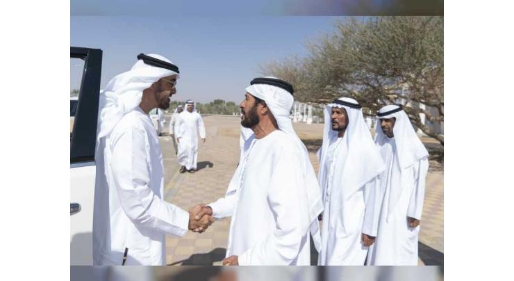 Abu Dhabi Crown Prince attends luncheon, meets citizens