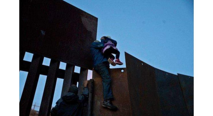 Backing for US Border Wall Hits Record High for Republicans, New Low for Democrats - Poll